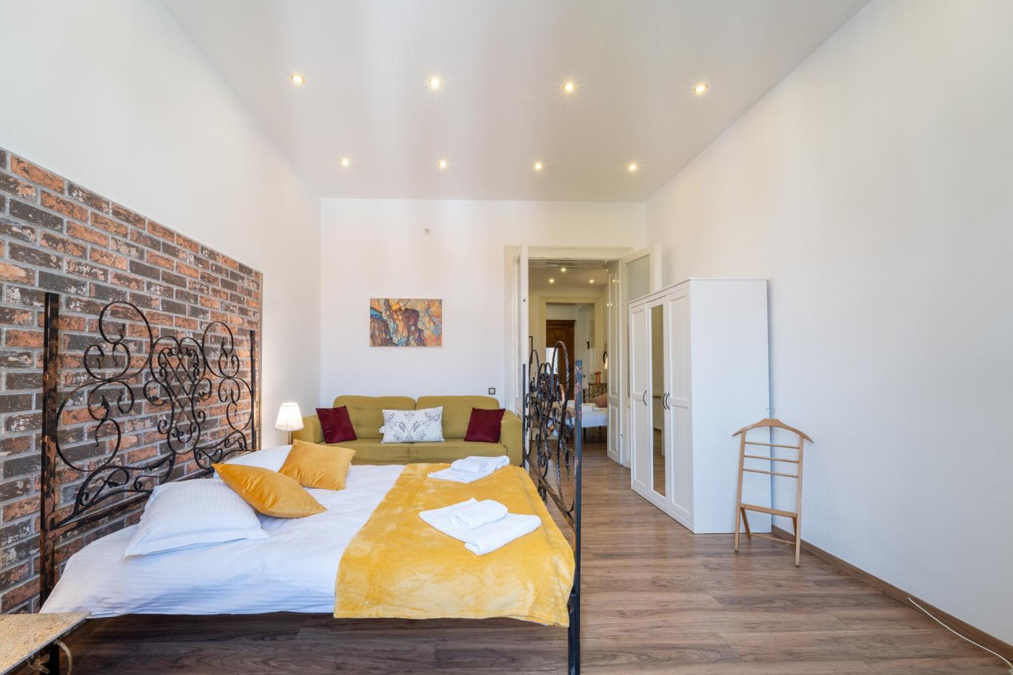 Cozy Spacious 5 Star Accommodation In The Heart Of Historic Center クルージュ＝ナポカ エクステリア 写真
